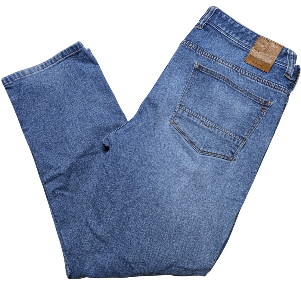Tommy Bahama Caicos Authentic Jeans Mens 35x30 Light Blue Coolmax Straight